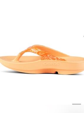 OOFOS Womens Oolala Limited Recovery Sandals Size 8 Orange Thong Glow Water Camo